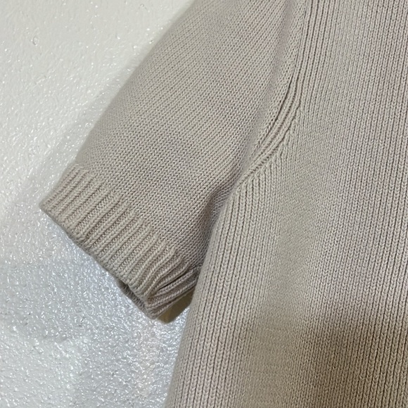 Adrienne Vittadini cream colored sweater vest. Size Medium - Picture 4 of 7